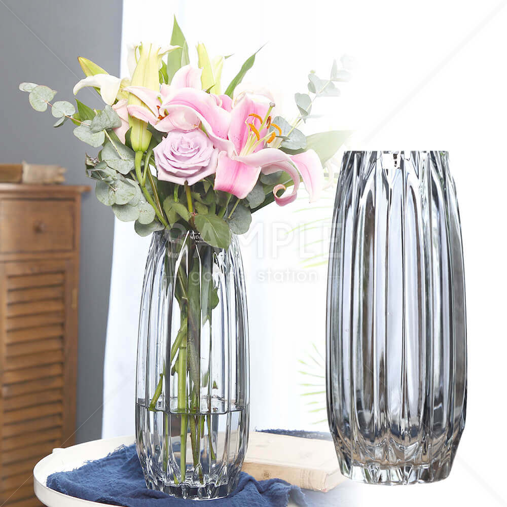 フラワーベース ガラス 花瓶 大きい クリア シンプル 花器 おしゃれ 花束 造花 枝 カットガラス 高級感 安定して飾れる 高さのある花瓶